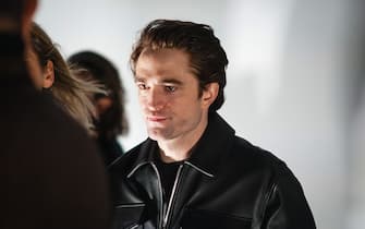 PARIS, FRANCE - JANUARY 17: Robert Pattinson attends the Dior show, during Paris Fashion Week - Menswear F/W 2020-2021, on January 17, 2020 in Paris, France. (Photo by Edward Berthelot/Getty Images)