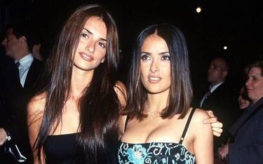Salma Hayek, nostalgia degli anni Novanta: il throwback su Instagram