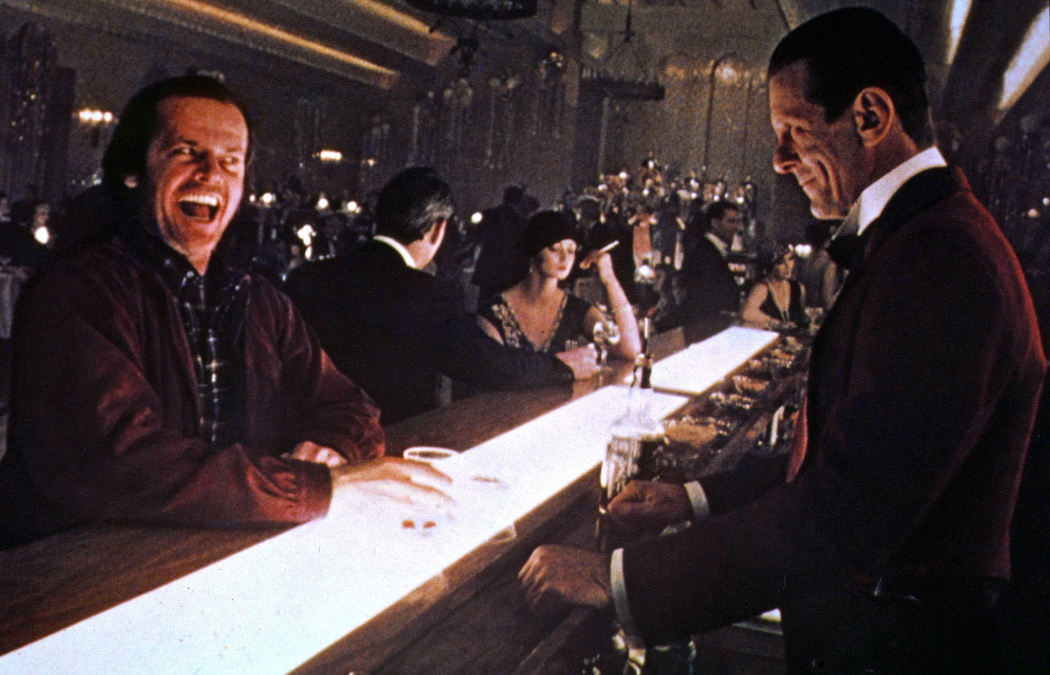 Jack Torrance (Jack Nicholson) con il suo bartender preferito