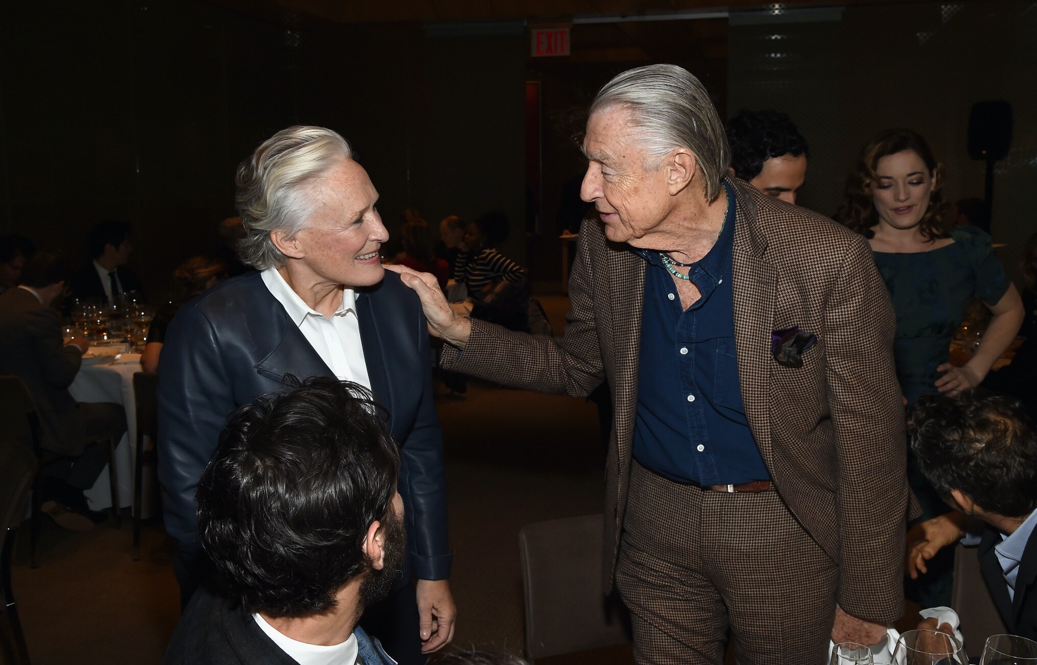 Joel Schumacher insieme a Glenn Close durante un evento nel 2016 Joel Schumacher morto