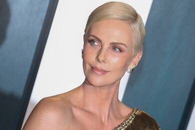 The Old Guard, il video-selfie di Charlize Theron