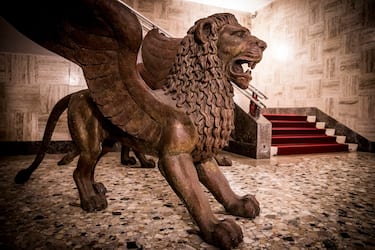 VENICE, ITALY - SEPTEMBER 04:  (EDITORS NOTE: This image was processed using digital filters) Statues of the Golden Lion (Leone d'Oro) are displayed in Palazzo del Casino as Jaeger-LeCoultre sponsers the 75th Venice Film Festival on September 4, 2018 in Venice, Italy.  (Photo by Tristan Fewings/Getty Images for Jaeger-LeCoultre)