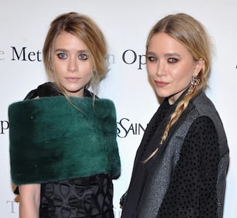 Ashley Olsen and Mary-Kate Olsen attend the Metropolitan Opera's gala premiere of Rossini's "Le Comte Ory"&gt;&gt; at The Metropolitan Opera House on March 24, 2011 in New York City.
