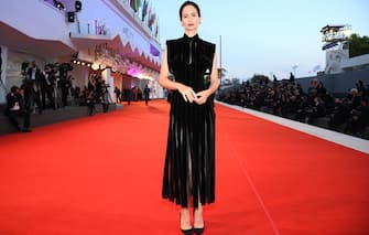 VENICE, ITALY - SEPTEMBER 06: Katherine Waterston walks the red carpet ahead of the movie "The World To Come" at the 77th Venice Film Festival on September 06, 2020 in Venice, Italy. (Photo by Pascal Le Segretain/Getty Images)
