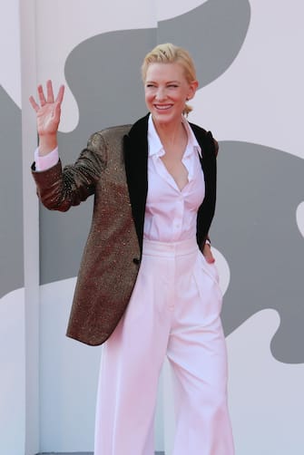 VENICE, ITALY - SEPTEMBER 06: Cate Blanchett walks the red carpet ahead of the movie "Khorshid" (Sun Children) at the 77th Venice Film Festival on September 06, 2020 in Venice, Italy. (Photo by Ernesto S. Ruscio/Getty Images)