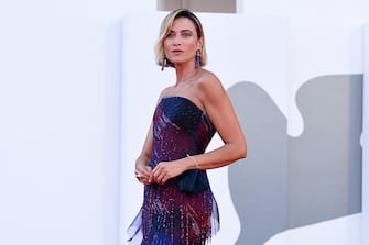 VENICE, ITALY - SEPTEMBER 12:  Anna Foglietta walks the red carpet ahead of closing ceremony at the 77th Venice Film Festival on September 12, 2020 in Venice, Italy. (Photo by Stefania D'Alessandro/WireImage)