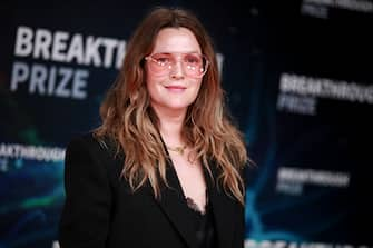 MOUNTAIN VIEW, CALIFORNIA - NOVEMBER 03: Drew Barrymore attends the 8th Annual Breakthrough Prize Ceremony at NASA Ames Research Center on November 03, 2019 in Mountain View, California. (Photo by Rich Fury/Getty Images)