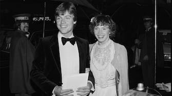 American actor Mark Hamill and his wife Marilou York attend the royal premiere of 'The Empire Strikes Back' at the Odeon Leicester Square, London, UK, 20th May 1980. (Photo by Paul Thuaban/Keystone/Hulton Archive/Getty Images)