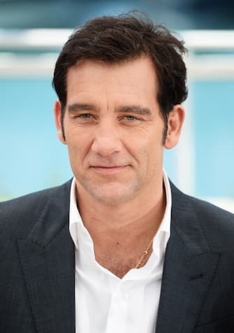 CANNES, FRANCE - MAY 20:  Actor Clive Owen attends the photocall for 'Blood Ties' during the 66th Annual Cannes Film Festival at the Palais des Festivals on May 20, 2013 in Cannes, France.  (Photo by Venturelli/WireImage)