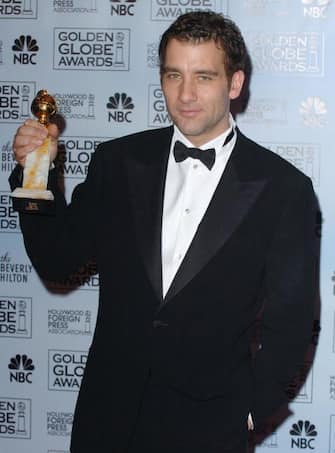 Clive Owen, winner of Best Actor in a Supporting Role for "Closer" (Photo by SGranitz/WireImage)