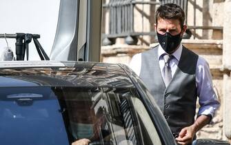 US actor Tom Cruise, wearing a face mask, is pictured on the set during the filming of "Mission Impossible : Lybra" on October 6, 2020 in Rome. (Photo by Alberto PIZZOLI / AFP) (Photo by ALBERTO PIZZOLI/AFP via Getty Images)