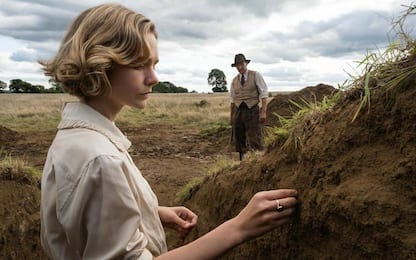 The Dig, le prime foto del film Netflix con Ralph Fiennes