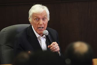 LOS ANGELES, CA - OCTOBER 22:  Dick Van Dyke attends the book signing and conversation with Tom Bergeron for "Keep Moving" held at Barnes & Noble at The Grove on October 22, 2015 in Los Angeles, California.  (Photo by Tommaso Boddi/Getty Images)