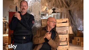 Cops, la banda di poliziotti sfida il boss Anaconda