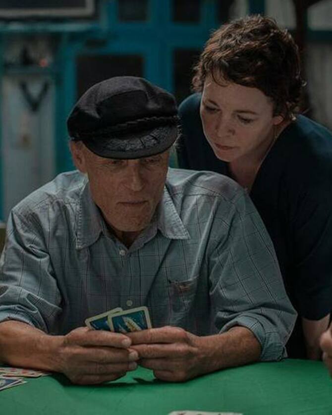 La figlia oscura, il cast del film tratto dal libro di Elena Ferrante La figlia oscura, il cast del film tratto dal libro di Elena Ferrante