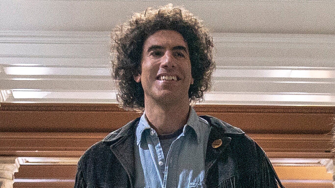 Sacha Baron Cohen in Il Processo ai Chicago 7