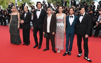 Il cast di Annette al Festival di Cannes 2021
