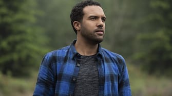 Mason (O-T Fagbenle) in Marvel Studios' BLACK WIDOW, in theaters and on Disney+ with Premier Access. Photo by Jay Maidment. ©Marvel Studios 2021. All Rights Reserved.