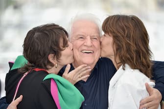 CANNES, FRANCE - JULY 08: (L to R) Geraldine Pailhas, Andre Dussollier and Sophie Marceau attend the "Tout S'est Bien Passe (Everything Went Fine)" photocall during the 74th annual Cannes Film Festival on July 08, 2021 in Cannes, France. (Photo by Pascal Lionel Hahn/Getty Images)