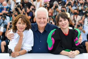 CANNES, FRANCE - JULY 08: Sophie Marceau, Andre Dussollier and Geraldine Pailhas attend the "Tout S'est Bien Passe (Everything Went Fine)" photocall during the 74th annual Cannes Film Festival on July 08, 2021 in Cannes, France. (Photo by Stephane Cardinale - Corbis/Corbis via Getty Images)