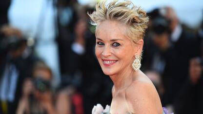 Cannes 2021, Sharon Stone sul red Carpet di "The Story of My Wife"
