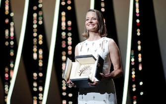 FRANCE CANNES FILM FESTIVAL 2021 epa09326537 Jodie Foster receives the Palme d'Or, the Lifetime Achievement Award, during the Opening Ceremony of the 74th annual Cannes Film Festival, in Cannes, France, 06 July 2021. The festival runs from 06 to 17 July. EPA/IAN LANGSDON