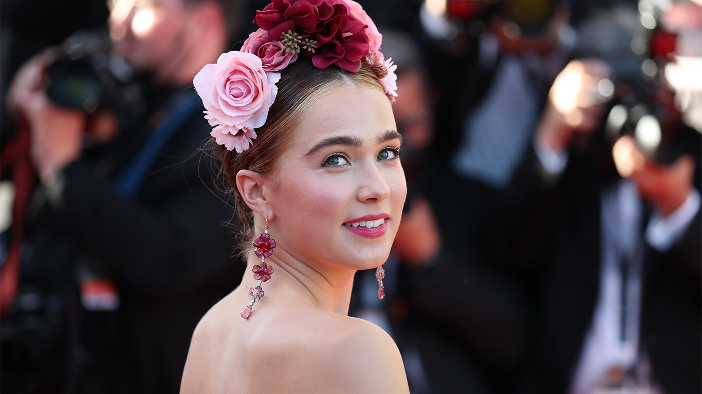 Haley Lu Richardson,