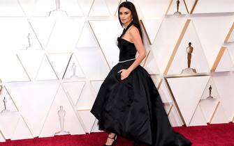 1205628810 HOLLYWOOD, CALIFORNIA - FEBRUARY 09: Penélope Cruz attends the 92nd Annual Academy Awards at Hollywood and Highland on February 09, 2020 in Hollywood, California.