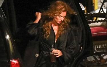 Brad Pitt, Margot Robbie e Tobey Maguire sul set di Babylon