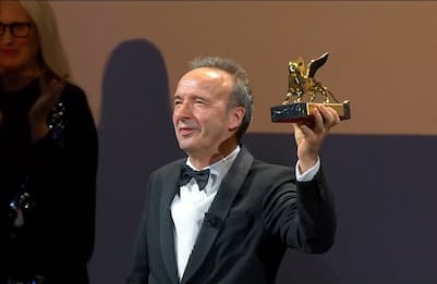 Festival di Venezia, apre Almodóvar, premiato Benigni