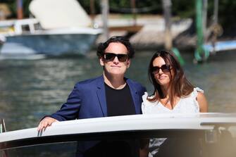 VENICE, ITALY - SEPTEMBER 01: Matt Dillon and Roberta Mastromichele are seen arriving at the 78th Venice International Film Festival on September 01, 2021 in Venice, Italy. (Photo by Ernesto Ruscio/Getty Images)