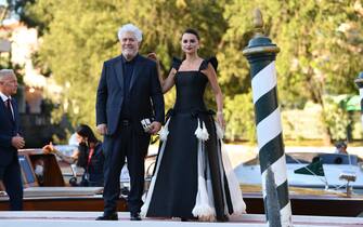 VENICE, ITALY - SEPTEMBER 01: Penelope Cruz and Pedro Almodovar are seen arriving at the 78th Venice International Film Festival on September 01, 2021 in Venice, Italy. (Photo by Jacopo Raule/Getty Images)