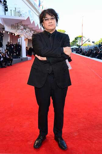 VENICE, ITALY - SEPTEMBER 01: Jury President, Director Bong Joon-ho attends the red carpet of the movie "Madres Paralelas" during the 78th Venice International Film Festival on September 01, 2021 in Venice, Italy. (Photo by Pascal Le Segretain/Getty Images)