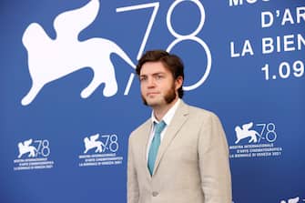 VENICE, ITALY - SEPTEMBER 04:  Tom Burke attends the photocall of "True Things" during the 78th Venice International Film Festival on September 04, 2021 in Venice, Italy. (Photo by John Phillips/Getty Images)