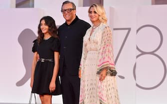 Italian filmmaker Gabriele Muccino (C) with his wife Angelica (R) and their daughter Penelope arrive for the premiere of  'Generale Filming Italy Award'  during the 78th annual Venice International Film Festival, in Venice, Italy, 05 September 2021. The festival runs from 01 to 11 September. ANSA/ETTORE FERRARI
