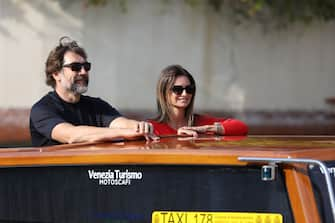 VENICE, ITALY - SEPTEMBER 11: Javier Bardem and PenÃ©lope Cruz arrive at the 78th Venice International Film Festival on September 11, 2021 in Venice, Italy. (Photo by Marc Piasecki/Getty Images)