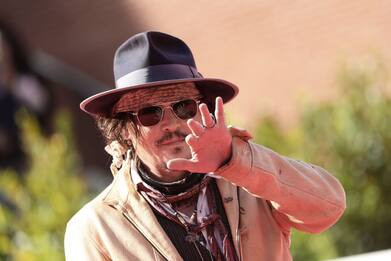 Festa del Cinema di Roma 2021, Johnny Depp sul Red Carpet. FOTO