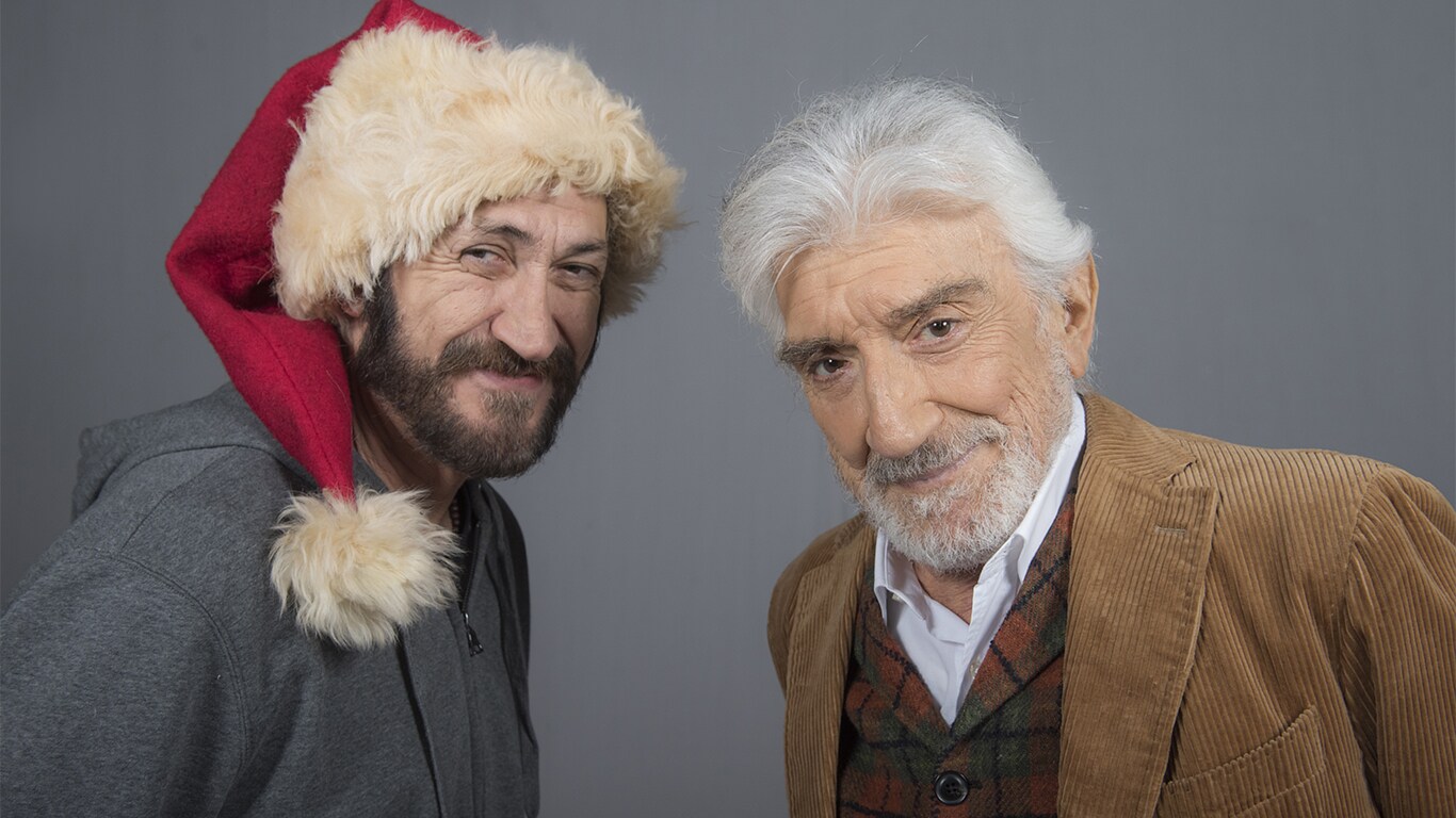 Marco Giallini e Gigi Proietti in Io Sono Babbo Natale
