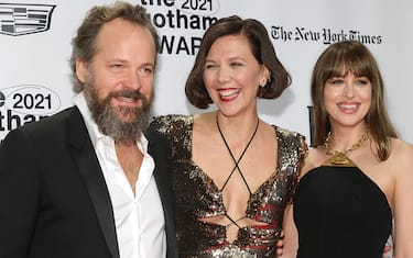 NEW YORK, NEW YORK - NOVEMBER 29: (L-R) Peter Sarsgaard, Maggie Gyllenhaal and Dakota Johnson attend the 2021 Gotham Awards Presented By The Gotham Film & Media Institute on November 29, 2021 in New York City. (Photo by Dia Dipasupil/Getty Images)