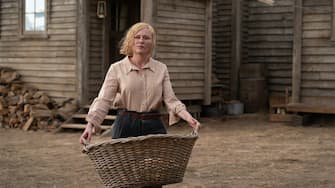 THE POWER OF THE DOG: KIRSTEN DUNST as ROSE GORDON in THE POWER OF THE DOG.  Cr.  KIRSTY GRIFFIN / NETFLIX © 2021