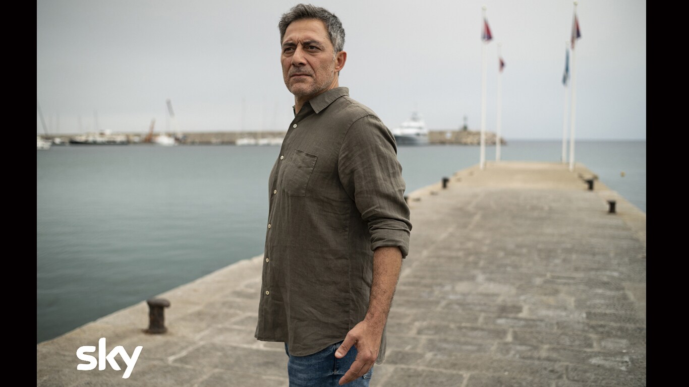 Filippo Timi in I Delitti del BarLume
