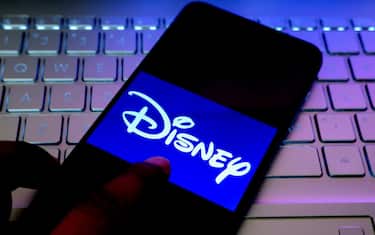 INDIA - 2022/02/14: In this photo illustration, a Disney logo  is displayed on a smartphone screen. (Photo Illustration by Avishek Das/SOPA Images/LightRocket via Getty Images)