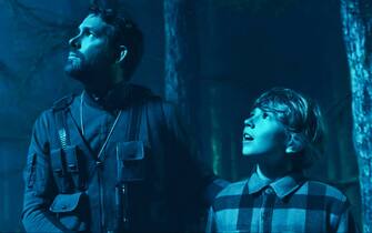 USA. Walker Scobell and Ryan Reynolds in the (C)Netflix new film: The Adam Project  (2022).
 Plot: A time-traveling pilot teams up with his younger self and his late father to come to terms with his past while saving the future.
Ref:  LMK106-J7842-030222
Supplied by LMKMEDIA. Editorial Only.
Landmark Media is not the copyright owner of these Film or TV stills but provides a service only for recognised Media outlets. pictures@lmkmedia.com