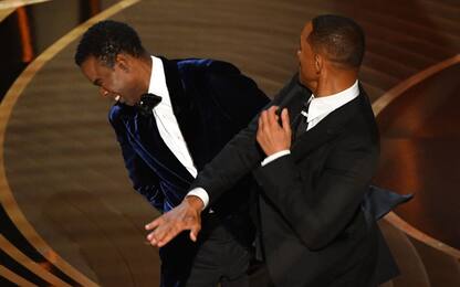 Oscar 2022, schiaffo di Will Smith a Chris Rock. Attore rischia premio