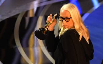 New Zealand director Jane Campion accepts the award for Best Director for "The Power of the Dog" onstage during the 94th Oscars at the Dolby Theatre in Hollywood, California on March 27, 2022. (Photo by Robyn Beck / AFP) (Photo by ROBYN BECK/AFP via Getty Images)