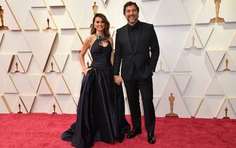 Spanish actress Penelope Cruz and Spanish actor Javier Bardem attend the 94th Oscars at the Dolby Theatre in Hollywood, California on March 27, 2022. (Photo by ANGELA  WEISS / AFP) (Photo by ANGELA  WEISS/AFP via Getty Images)