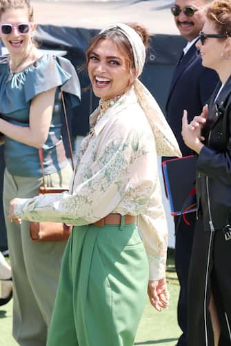 CANNES, FRANCE - MAY 17: Deepika Padukone attends the photocall for the Jury during the 75th annual Cannes film festival at Palais des Festivals on May 17, 2022 in Cannes, France. (Photo by Daniele Venturelli/WireImage)