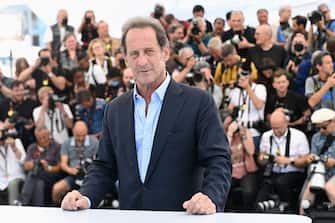 CANNES, FRANCE - MAY 17: Vincent Lindon attends the photocall for the Jury during the 75th annual Cannes film festival at Palais des Festivals on May 17, 2022 in Cannes, France. (Photo by Pascal Le Segretain/Getty Images)