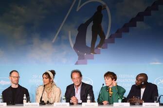 CANNES, FRANCE - MAY 17: Joachim Trier, Deepika Padukone,  Vincent Lindon, Rebecca Hall and  Ladj Ly attend the Jury press conference during the 75th annual Cannes film festival at Palais des Festivals on May 17, 2022 in Cannes, France. (Photo by Andreas Rentz/Getty Images)