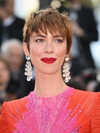 CANNES, FRANCE - MAY 17: Rebecca Hall attends the screening of "Final Cut (Coupez!)" and opening ceremony red carpet for the 75th annual Cannes film festival at Palais des Festivals on May 17, 2022 in Cannes, France. (Photo by Stephane Cardinale - Corbis/Corbis via Getty Images)